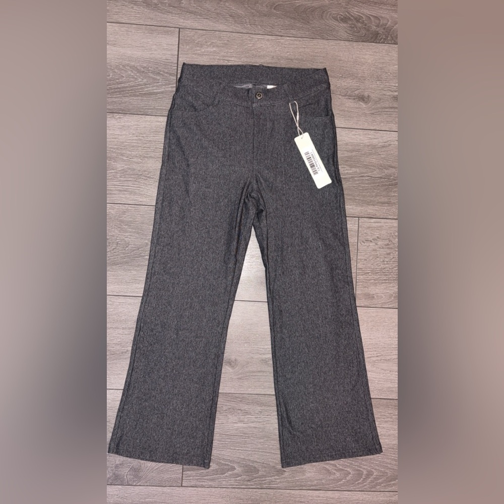Yelete Size Small Classic Solid Straight Leg Crop Pants Gray New W Tags